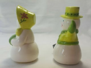 Vintage Snowman And Snow Woman Salt And Pepper Shakers Cold Blizard 2