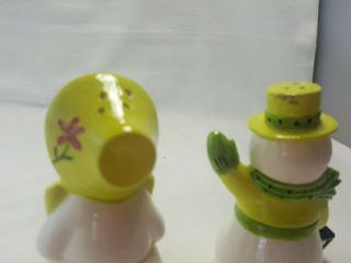 Vintage Snowman And Snow Woman Salt And Pepper Shakers Cold Blizard 3
