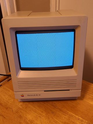 Vintage Apple Macintosh Se/30 Desktop Computer - M5119