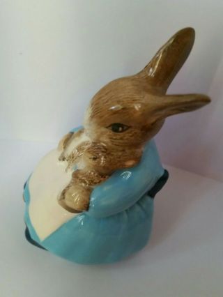 Mrs.  Rabbit and Bunnies - Royal Albert Beatrix Potter Figurine - 1989 3