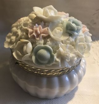 Vintage Porcelain Foral Round Jewelry Trinket Box