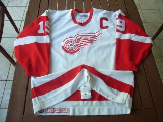 Ccm Steve Yzerman Detroit Red Wings Authentic Hockey Nhl Jersey Sz.  48 Vtg