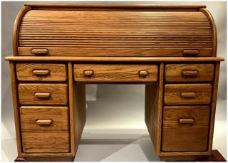 Oak Roll Top Desk With Compartmentalized Interior