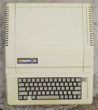 Vintage Apple Ii E Computer