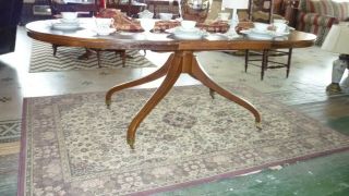 Antique 1955 Drexel Mahogany Spider leg oval dining table with 2 leaves 2