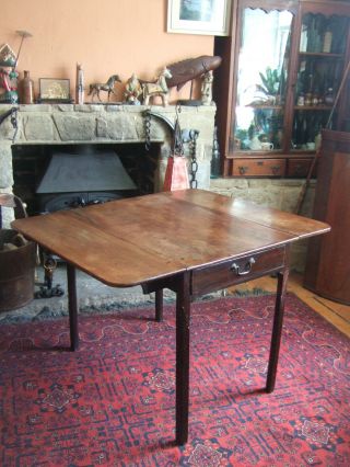 Antique Georgian Mahogany Pembrook Table