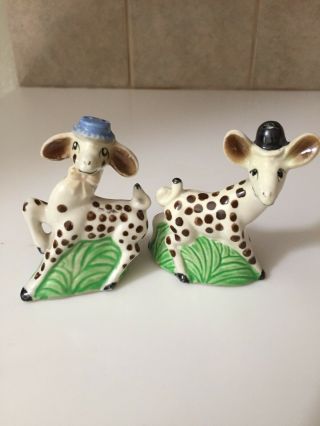 Vtg Anthropomorphic Circus Baby Giraffe W/ Hats Salt & Pepper Shaker Set - Mij