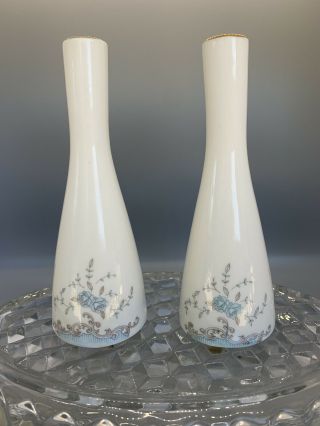 Vintage Mid Century Modern White China Salt & Pepper Shakers Made In Japan