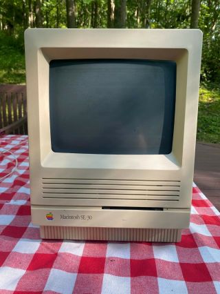 Vintage Apple Macintosh Se/30 Computer
