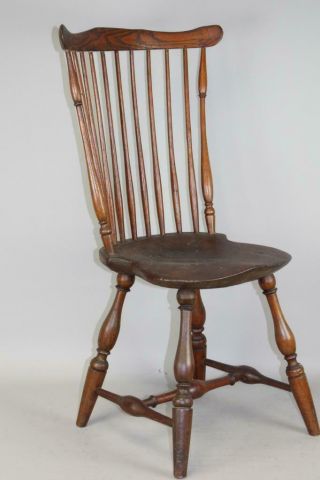A Bold 18th C Connecticut Tracy School Windsor Fan Back Chair In Old Surface