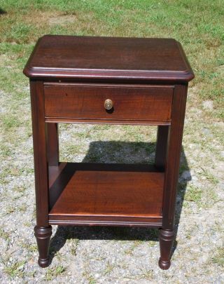 Vintage Federal Style Mahogany Nightstand End Table Bedside Stand Peterson Nyc