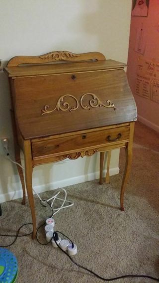 Drop Front Secretary Desk With Queen Ann Legs From Early 1900s.