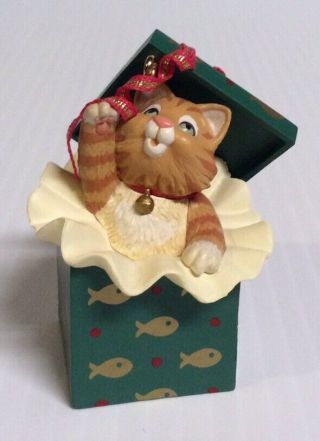 Hallmark Mischievous Kittens 2005 7th In The Series Cat In A Box Ornament