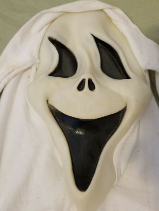 RARE ALL WHITE Scream Ghostface Mask Fun World Div.  Vintage 2