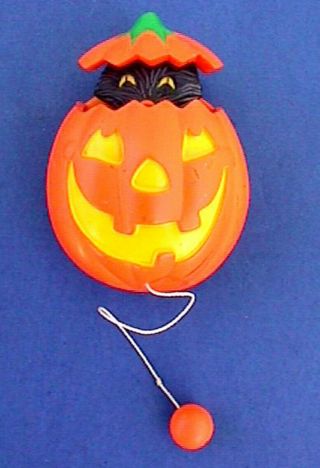 Hallmark PIN Halloween Vintage WIND UP PUMPKIN Pop Up CAT BLACK JOL Holiday ASis 2