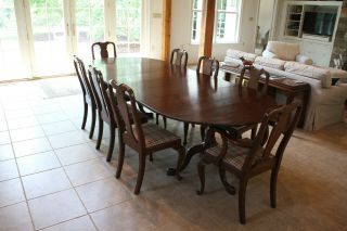 Henkel Harris Double Pedastal Mahogany Dining Table w/ 8 Chairs,  4 Leaves,  Pads 2