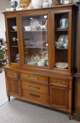 Vintage Drexel Mid Century Modern Hutch/china Cabinet