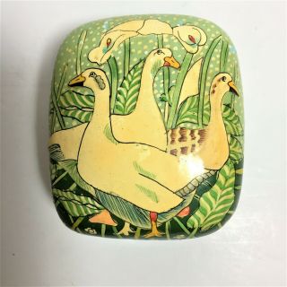 Vintage Hand Painted Paper Mache Geese Trinket Box Made In India 3 1/2 X 2 1/2”