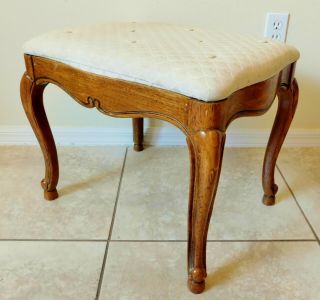Vtg Thomasville Solid Oak Wood Ivory Upholstered Tufted Foot Stool Ottoman Bench