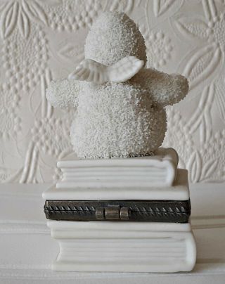 Dept 56 Snowbaby Trinket Box BELIEVE Sitting on stack of books and reading one 2