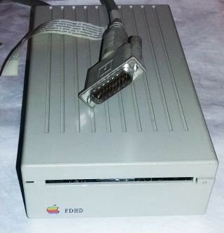 Apple Superdrive External Floppy 1.  4mb Fdhd Disk Drive G7287 Vintage Mac Iigs
