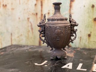 Victorian Antique Cast Metal Bronze French Table Lamp Base Lion Handles 3