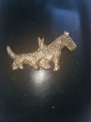 14k Gold Vintage Pin Of Two Dogs Each With A Diamond Eye