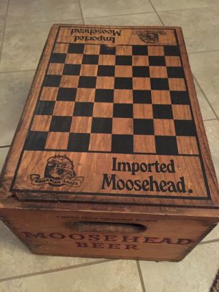 Rare Vintage Moosehead Canadian Lager Beer Wood Crate Checkerboard Lid,  Liner