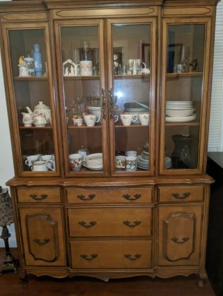 Ethan Allen Vintage China Cabinet And Hutch