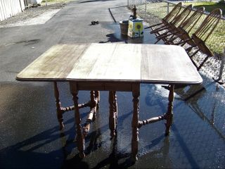 Antique WILLIAM AND MARY Style Drop Leaf Kitchen Table and 4 Windsor Brace Back 3
