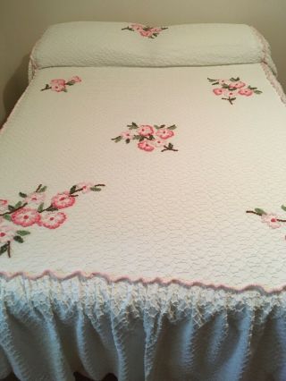Vintage Queen Cabin Craft Chenille Bedspread Pink And White Flowers 90 " X 109 "