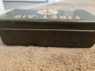 VINTAGE WWII US ARMY MEDICAL DEPARTMENT JEEP FIRST AID KIT METAL BOX 3