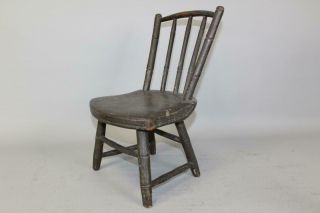 A VERY RARE 18TH C CONNECTICUT CHILD ' S ROD BACK WINDSOR CHAIR IN PAINT 3