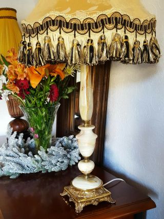 Elegant Onyx & Brass Table Lamp - Ornate Base