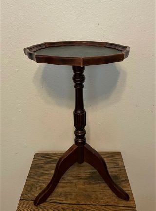 Vintage Mahogany Pie Crust Green Leather Top Tea Occasional Side Table - 20.  75 "