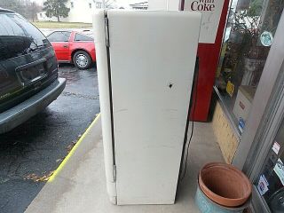 Vintage Hotpoint Refrigerator - Good.  - This would make a Cool item 2