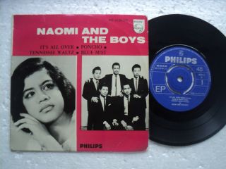 Naomi And The Boys - It 