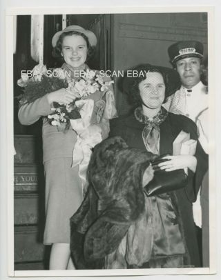 Judy Garland And Mother Arriving In Miami 1938 Vintage Photo