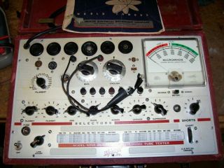 Vintage Hickok 600a Tube Tester,  Parts Or Fixer Upper,  Sometimes Powers Up.