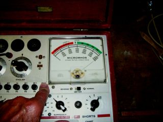 VINTAGE HICKOK 600A TUBE TESTER,  PARTS OR FIXER UPPER,  SOMETIMES POWERS UP. 3
