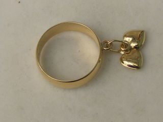 A Rare Vintage 9ct Gold Ring With Two Dangly Hearts Charms Size:k 2.  2gm H/m