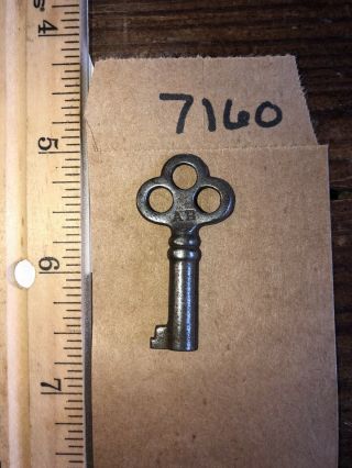 Antique Steel Old Steamer Trunk Key Yale & Towne Ab Cheat Locker Oem - 7160