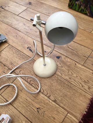 Retro Vintage White Eyeball Desk Lamp 60 