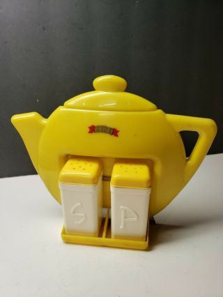 Vintage 1950s Yellow Hard Plastic Teapot Salt And Pepper Kitchen Set