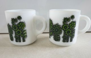 Set Of 2 Vtg 60s 70s Mod Daisy Flower Green White Milk Glass Coffee Tea Cup Mug