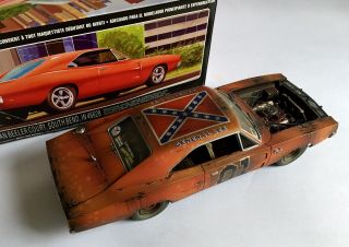 Mpc 1:25 69 Dodge Charger General Lee Custom Weathered Junkyard Diorama Snap - It