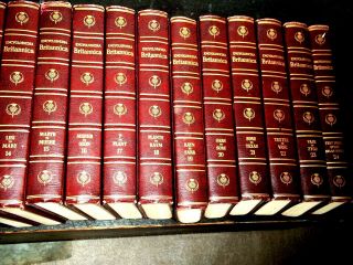 Encyclopedia Britannica VNTG 1959 Complete 24 Volume Set - Burgundy w/Gold LETTERS 3