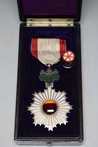 Wwii Japanese Order Of The Rising Sun 6th Class Boxed Medal Japan Vintage