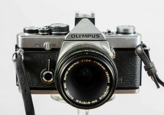 Vintage Olympus Om - 2n Chrome W/50mm Zuiko F3.  5 Macro Lens,  Tested/guaranteed
