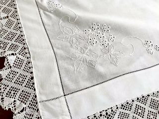 Vintage Hand Embroidered White Linen & Crochet Lace Tablecloth 38x38”